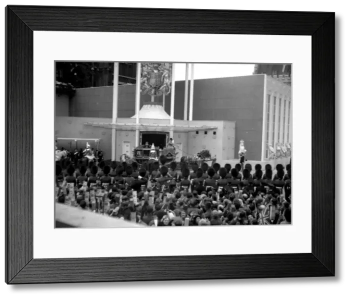 Framed Print : Coronation. Queen Mother enters the Abbey Framed Print : Coronation. Queen Mother enters the Abbey