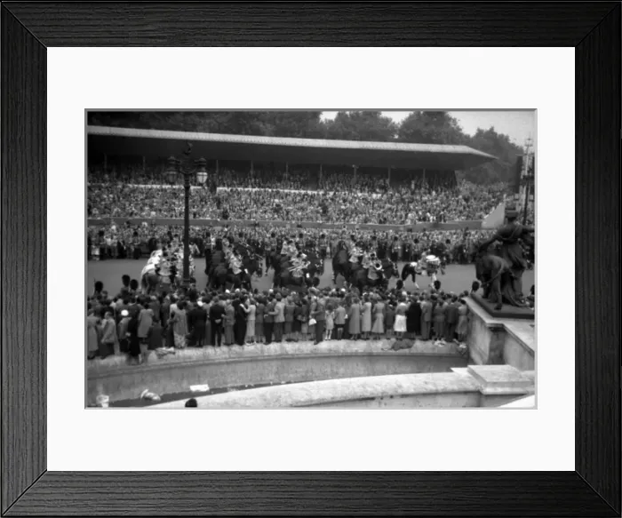 Framed Print : Trooping the Colour - Queen Victoria Memorial Framed Print : Trooping the Colour - Queen Victoria Memorial