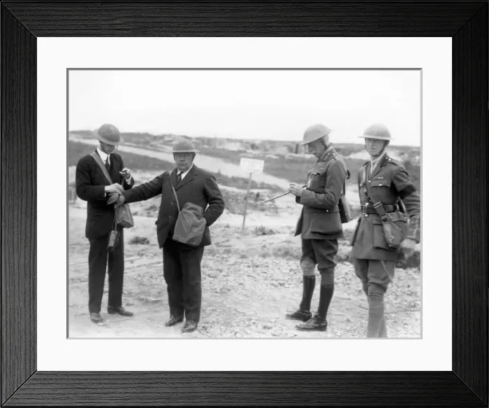Framed Print : Horatio Bottomley at Arras, 1917 Framed Print : Horatio Bottomley at Arras, 1917