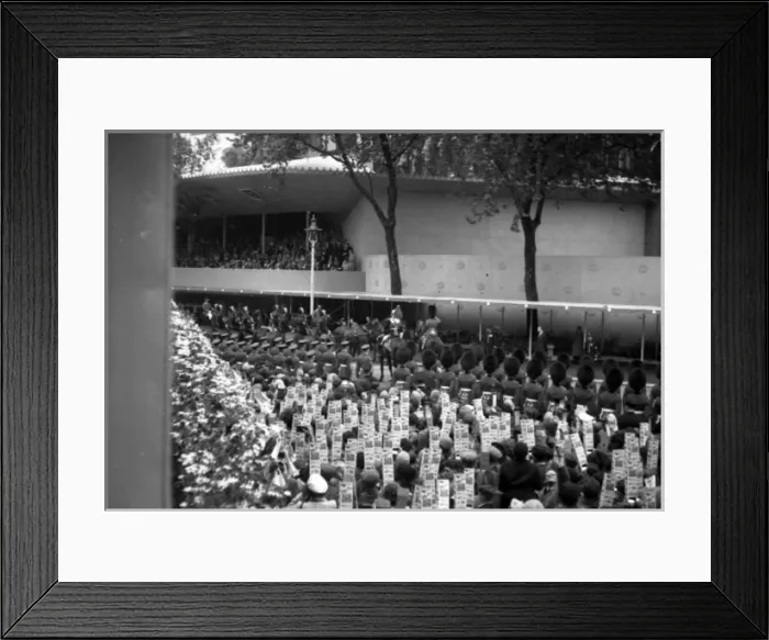 Framed Print : Coronation. A VIP coach approaches Abbey Framed Print : Coronation. A VIP coach approaches Abbey