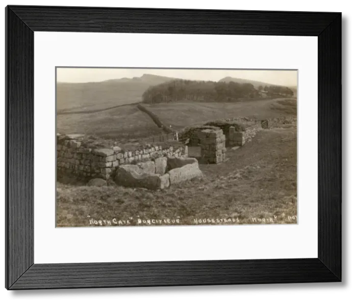 Framed Print : Housesteads Fort on Hadrians Wall, Northumberland Framed Print : Housesteads Fort on Hadrians Wall, Northumberland