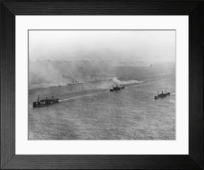 Framed Print : British torpedo boat destroyers at sea, WW1 Framed Print : British torpedo boat destroyers at sea, WW1