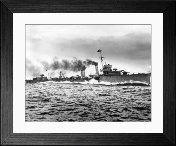 Framed Print : HMS Vanoc, British destroyer at sea, WW1 Framed Print : HMS Vanoc, British destroyer at sea, WW1
