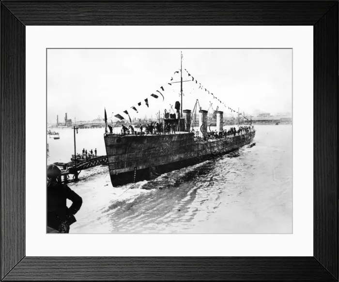 Framed Print : British torpedo boat destroyer launching, Southampton Framed Print : British torpedo boat destroyer launching, Southampton