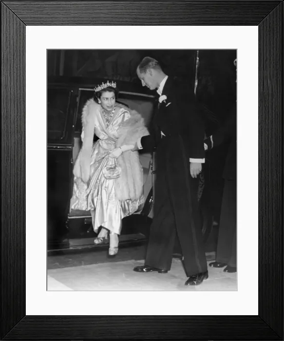 Framed Print : Queen Elizabeth II and Duke of Edinburgh - film premiere Framed Print : Queen Elizabeth II and Duke of Edinburgh - film premiere