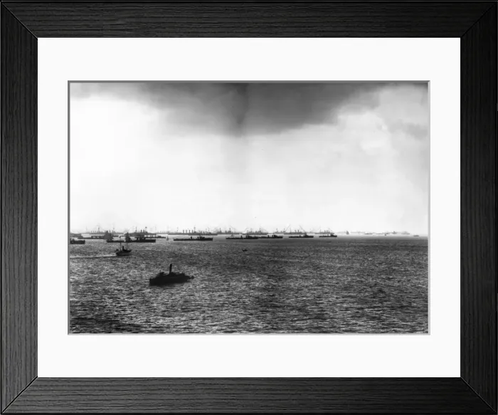 Framed Print : British fleet with torpedo craft, WW1 Framed Print : British fleet with torpedo craft, WW1
