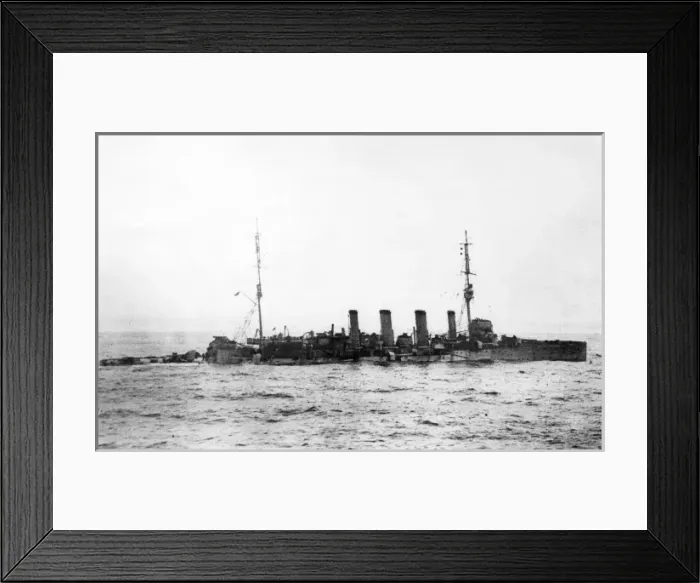 Framed Print : HMS Falmouth, British light cruiser, WW1 Framed Print : HMS Falmouth, British light cruiser, WW1
