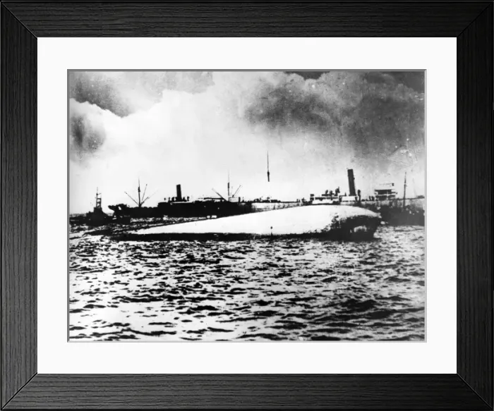 Framed Print : Various ships at sea, WW1 Framed Print : Various ships at sea, WW1