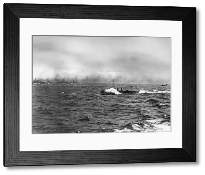 Framed Print : British destroyers at sea, WW1 Framed Print : British destroyers at sea, WW1