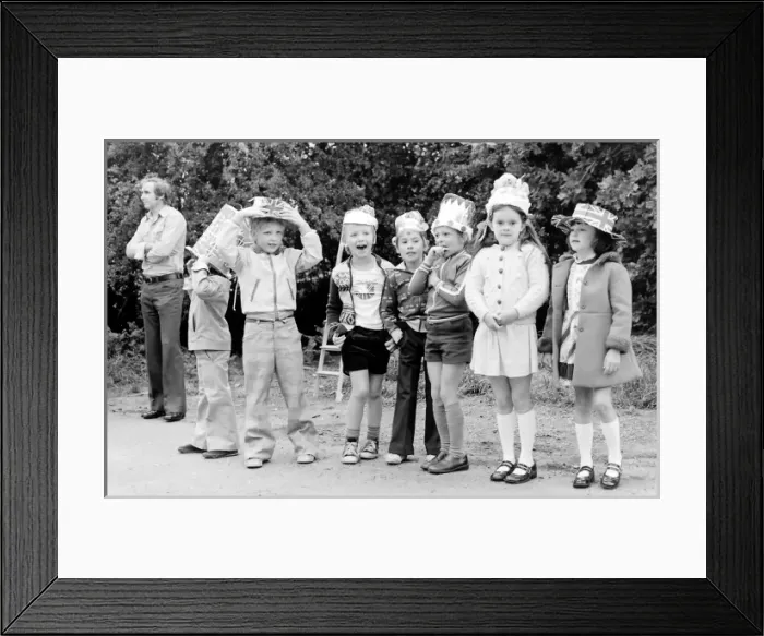 Framed Print : Celebrating the Silver Jubilee of Queen Elizabeth II, 1977 Framed Print : Celebrating the Silver Jubilee of Queen Elizabeth II, 1977