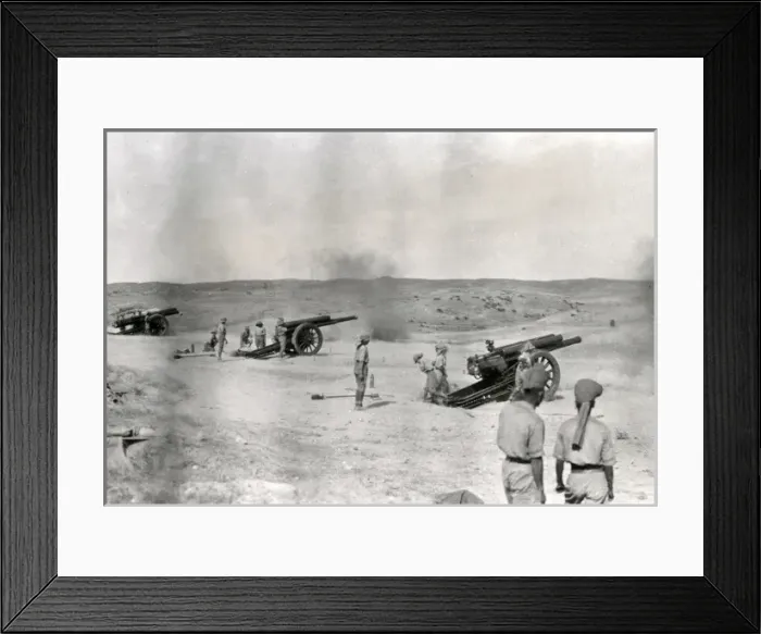 Framed Print : British 60-pounder guns in action, Samarra, WW1 Framed Print : British 60-pounder guns in action, Samarra, WW1