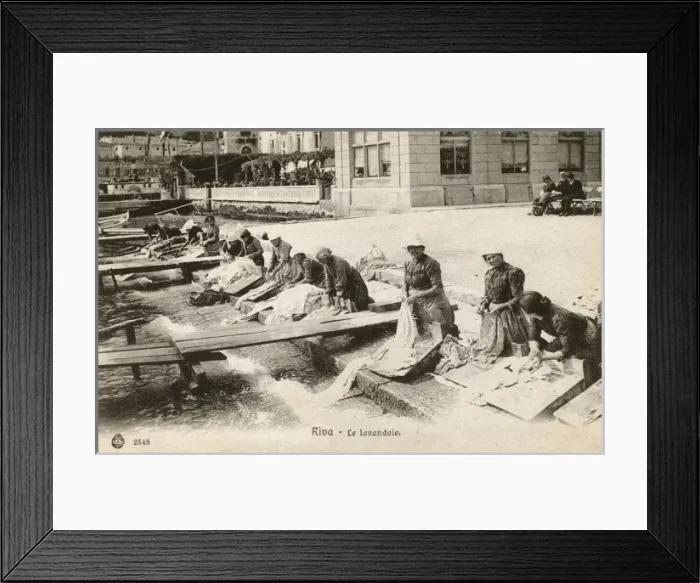 Framed Print : Italy - Riva del Garda - Women washing Framed Print : Italy - Riva del Garda - Women washing