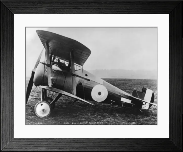 Framed Print : Sopwith Snipe 7F1 biplane on an airfield, WW1 Framed Print : Sopwith Snipe 7F1 biplane on an airfield, WW1