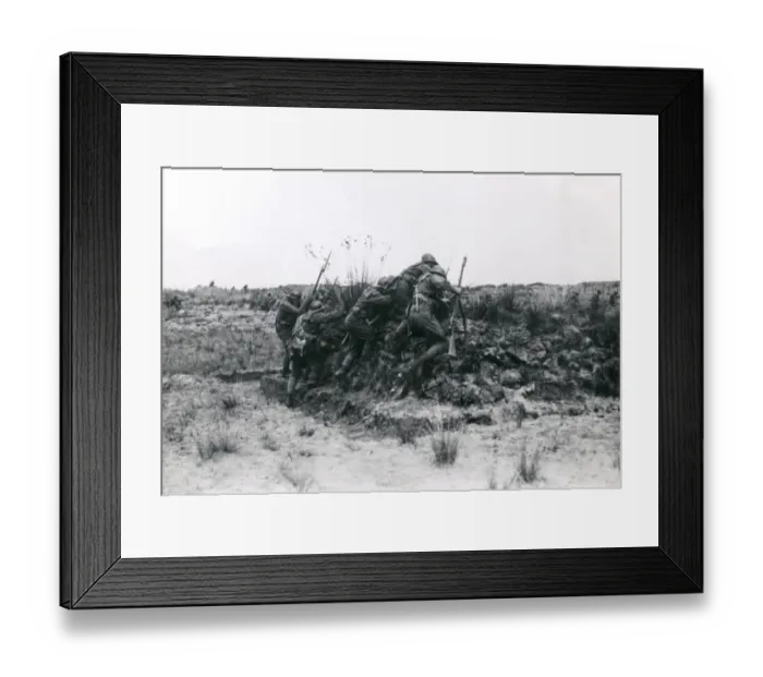 Framed Print : Italian soldiers in action near Piave River, Italy, WW1 Framed Print : Italian soldiers in action near Piave River, Italy, WW1