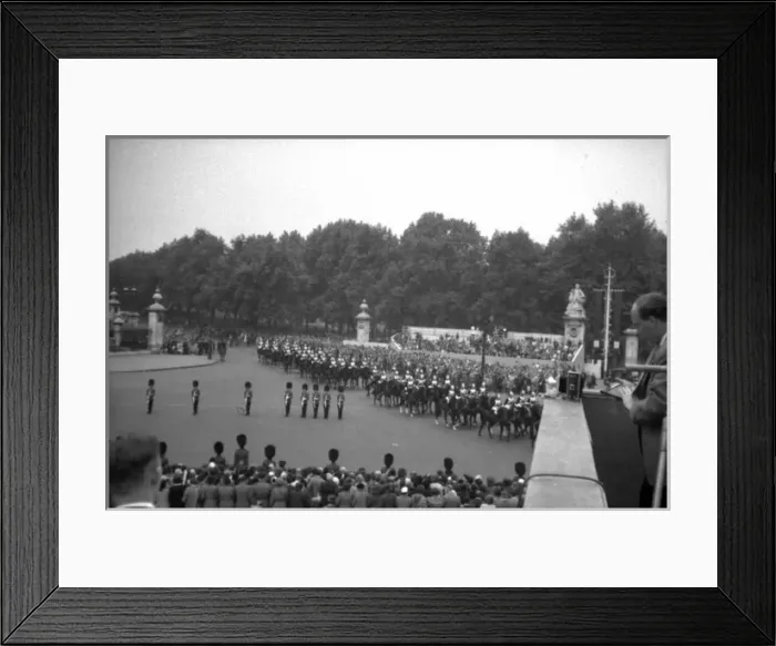 Framed Print : Trooping the Colour - Queen Victoria Memorial Framed Print : Trooping the Colour - Queen Victoria Memorial