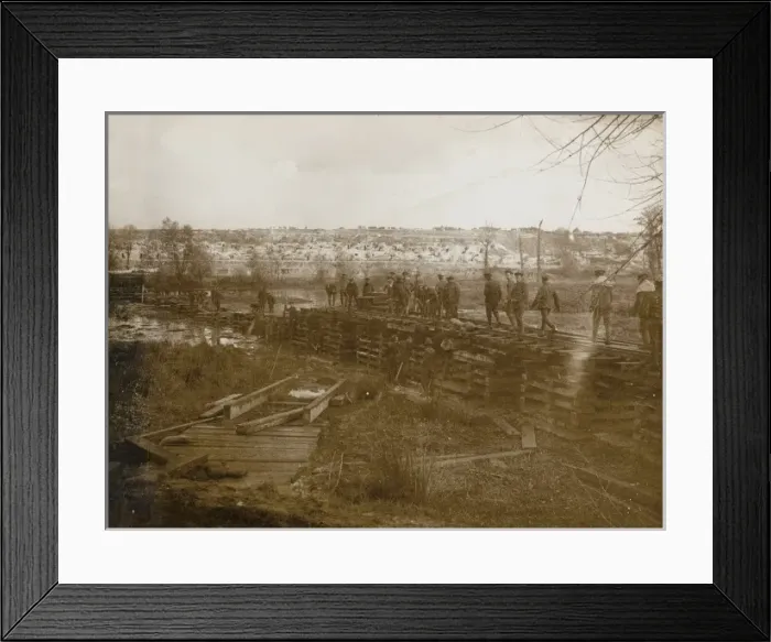 Framed Print : Brtish troops constructing a railway track, WW1 Framed Print : Brtish troops constructing a railway track, WW1