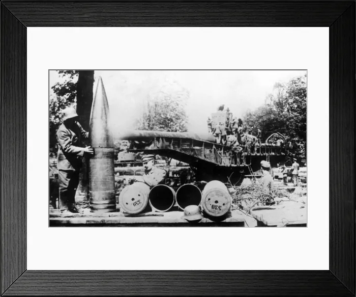 Framed Print : German artillerymen checking weapons, WW1 Framed Print : German artillerymen checking weapons, WW1
