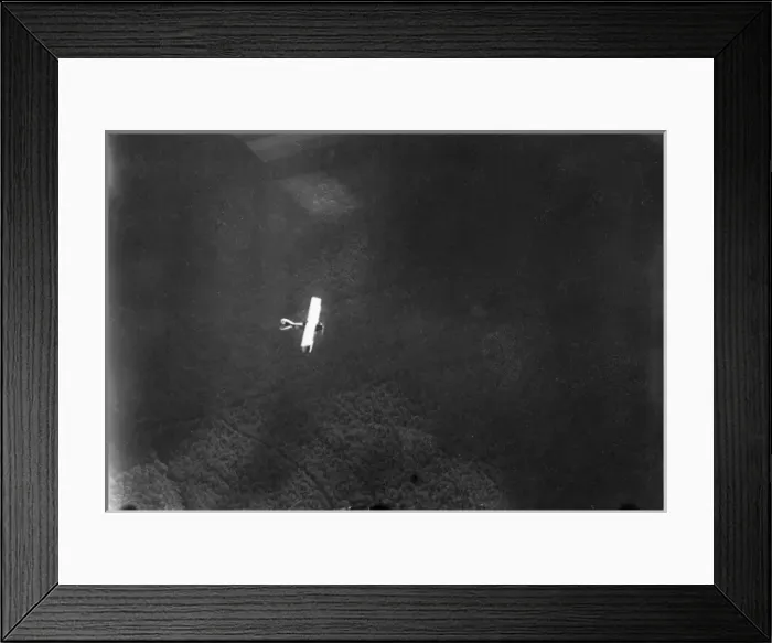 Framed Print : German Rumpler-Taube plane in flight, WW1 Framed Print : German Rumpler-Taube plane in flight, WW1