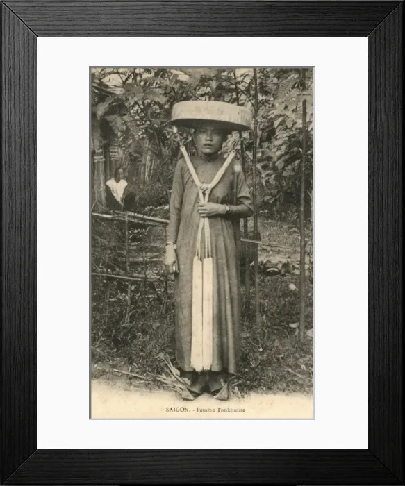 Framed Print : Vietnamese Woman - Saigon, Vietnam Framed Print : Vietnamese Woman - Saigon, Vietnam