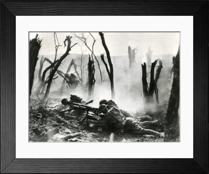 Framed Print : American gun crew near St Mihiel, France, WW1 Framed Print : American gun crew near St Mihiel, France, WW1