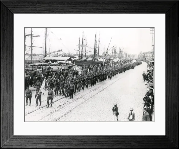 Framed Print : Russian troops landed at Salonika, WW1 Framed Print : Russian troops landed at Salonika, WW1