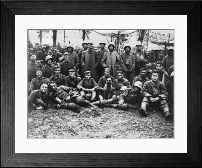 Framed Print : German prisoners captured at Poelkapelle, WW1 Framed Print : German prisoners captured at Poelkapelle, WW1