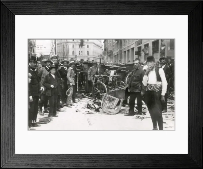 Framed Print : Scene in Sarajevo after assassination Framed Print : Scene in Sarajevo after assassination