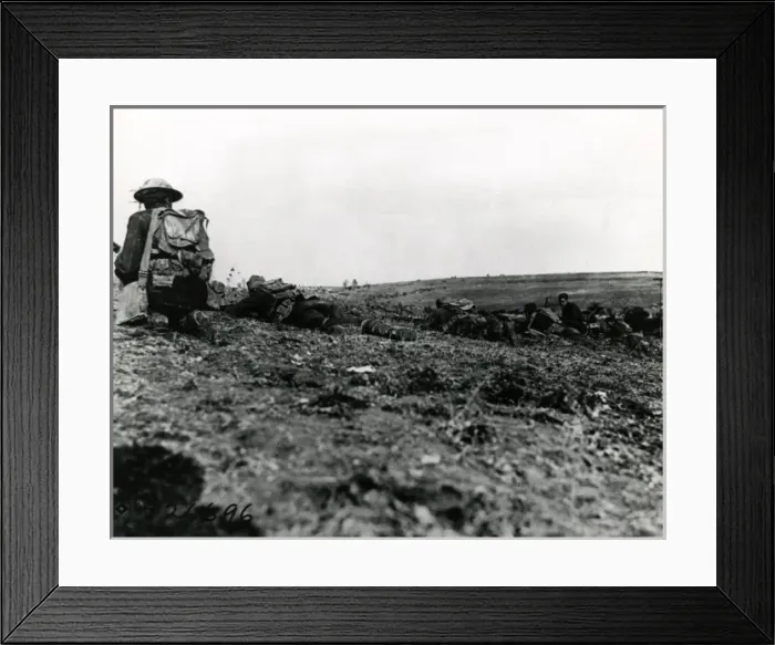 Framed Print : American troops near Montfaucon, France, WW1 Framed Print : American troops near Montfaucon, France, WW1