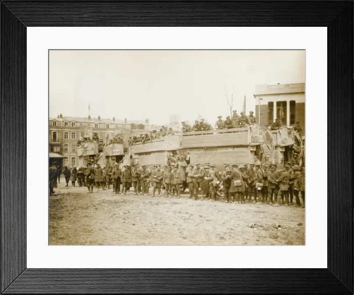 Framed Print : Brtish troops returning from fighting, France, WW1 Framed Print : Brtish troops returning from fighting, France, WW1