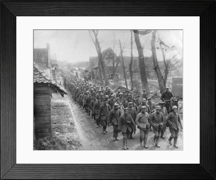 Framed Print : German prisoners of war on the march, WW1 Framed Print : German prisoners of war on the march, WW1