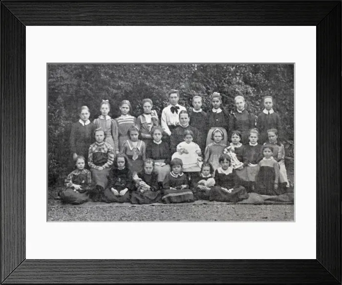 Framed Print : Inmates of Arundel House, Brixton Framed Print : Inmates of Arundel House, Brixton