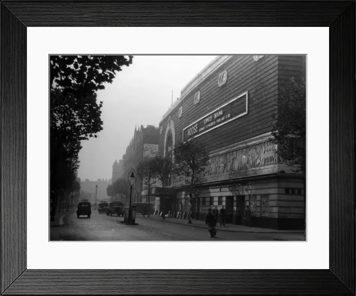 Framed Print : Saville Theatre, Shaftesbury Avenue, London Framed Print : Saville Theatre, Shaftesbury Avenue, London