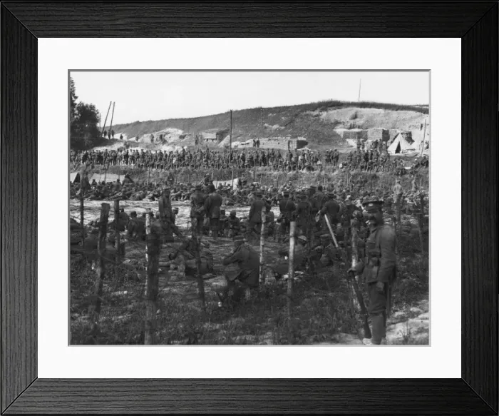 Framed Print : German prisoners of war, Somme Offensive, WW1