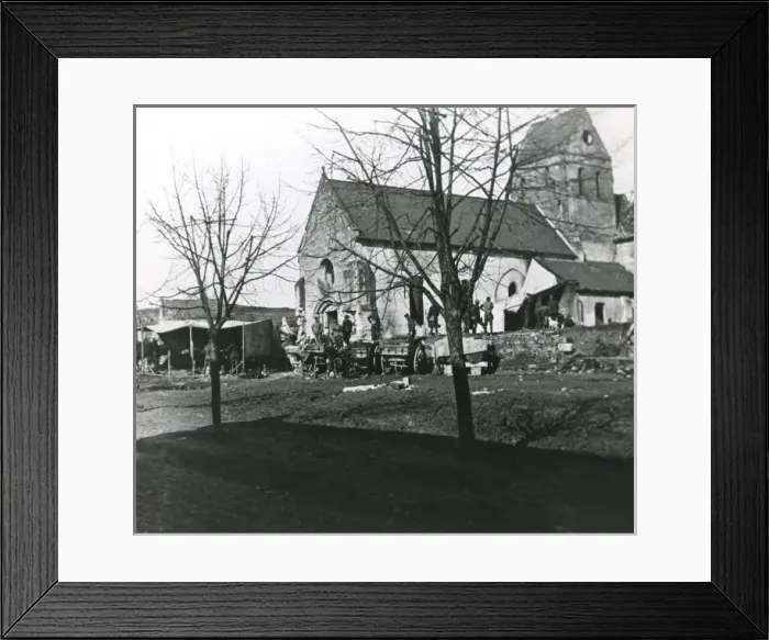 Framed Print : American troops, Nanteuil-la-Fosse, France, WW1 Framed Print : American troops, Nanteuil-la-Fosse, France, WW1