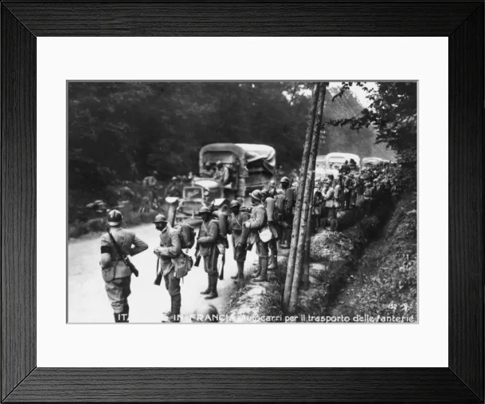 Framed Print : Italian infantry in wood near Rheims, France, WW1 Framed Print : Italian infantry in wood near Rheims, France, WW1