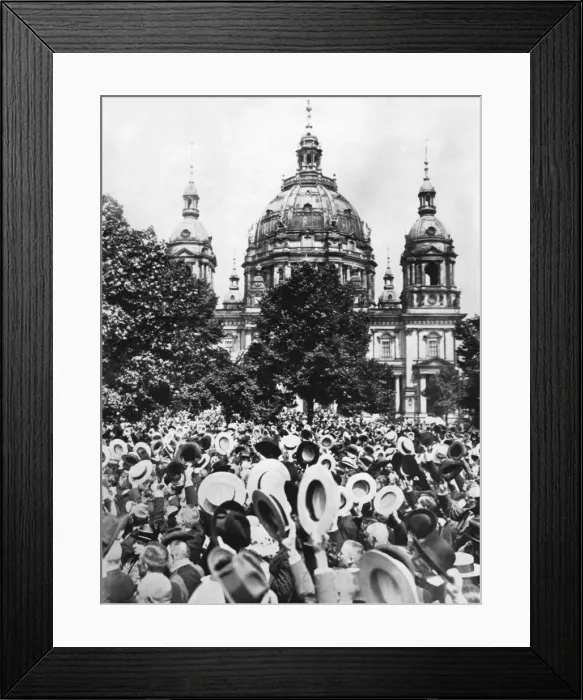 Framed Print : Demonstration in Berlin, Germany, beginning of WW1 Framed Print : Demonstration in Berlin, Germany, beginning of WW1