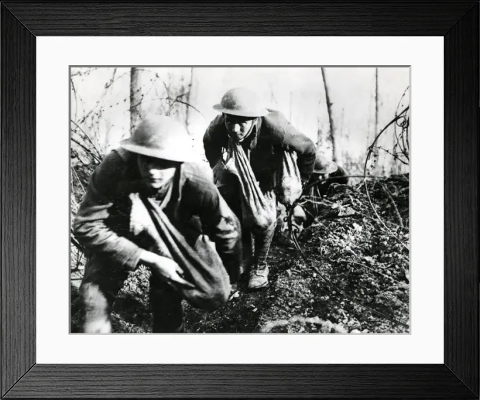 Framed Print : American soldiers going into action, France, WW1 Framed Print : American soldiers going into action, France, WW1