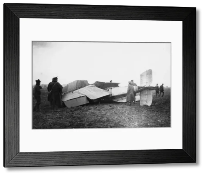 Framed Print : British plane on airfield, WW1 Framed Print : British plane on airfield, WW1