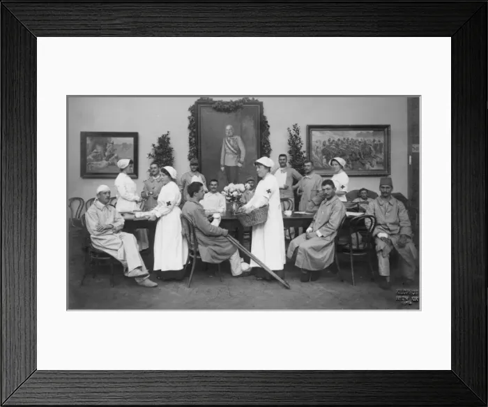 Framed Print : Wounded Austrian soldiers and their nurses, WW1 Framed Print : Wounded Austrian soldiers and their nurses, WW1