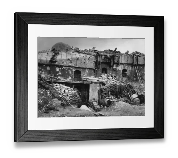 Framed Print : Dugouts on the Western Front, WW1 Framed Print : Dugouts on the Western Front, WW1