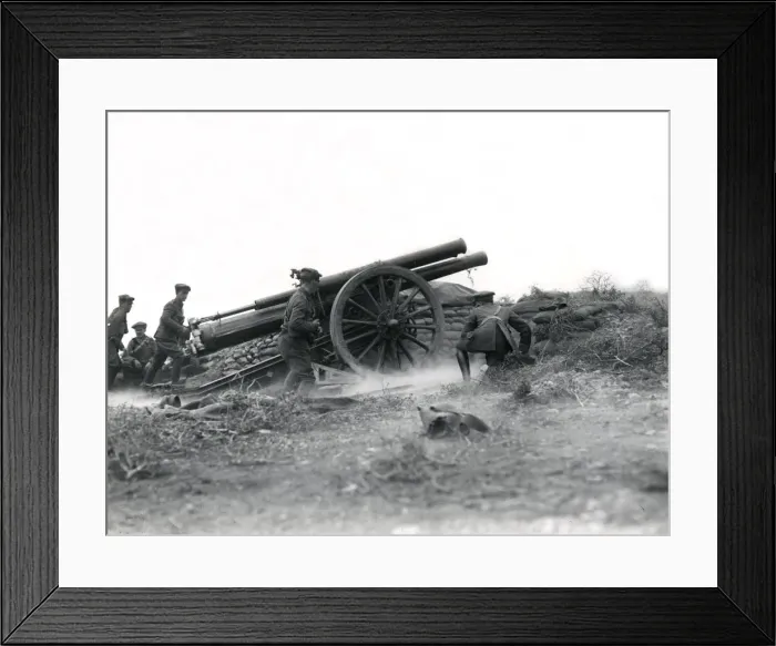 Framed Print : Gunners with 60-pound gun, Salonika Front, WW1 Framed Print : Gunners with 60-pound gun, Salonika Front, WW1