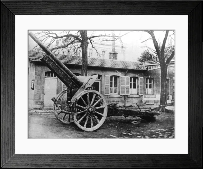 Framed Print : German 10cm Kanone field gun, WW1 Framed Print : German 10cm Kanone field gun, WW1