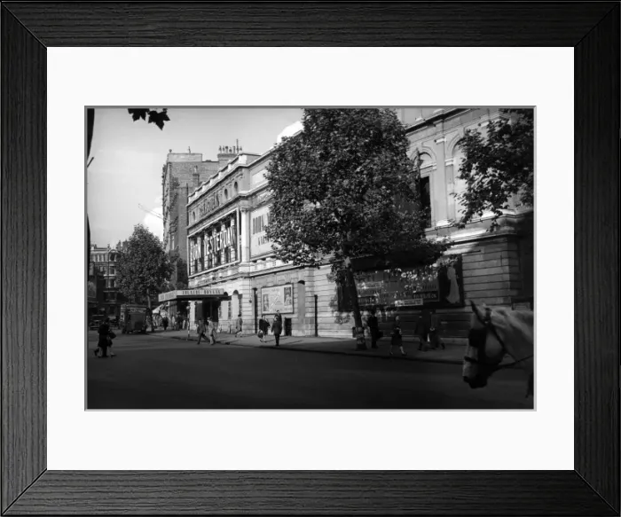 Framed Print : Garrick Theatre, Charing Cross Road Framed Print : Garrick Theatre, Charing Cross Road