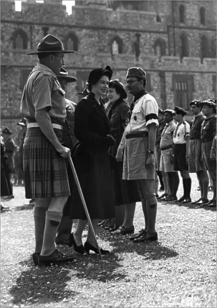 Queen Elizabeth and scouts, 1952