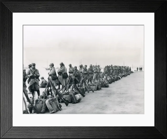 Framed Print : French troops on quayside, Salonika, WW1 Framed Print : French troops on quayside, Salonika, WW1