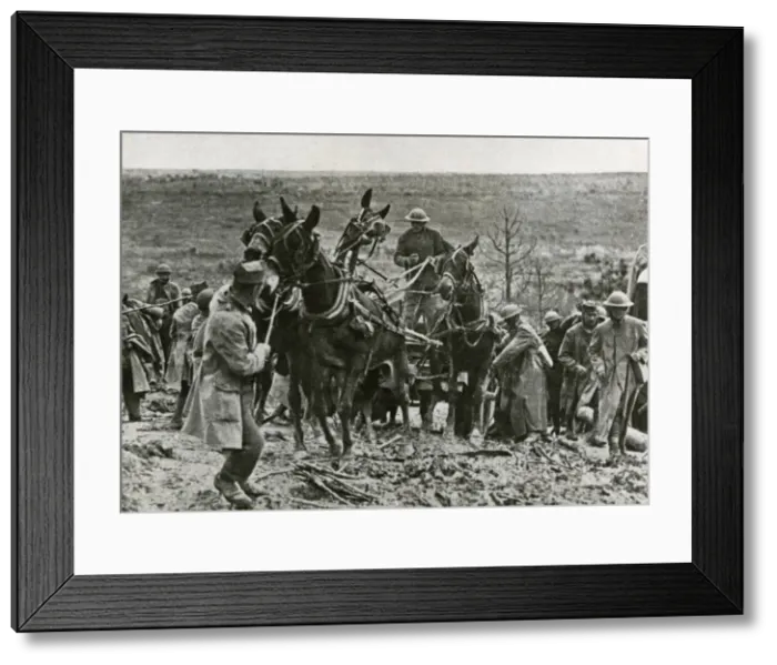 Framed Print : American troops at St Mihiel, France, WW1 Framed Print : American troops at St Mihiel, France, WW1