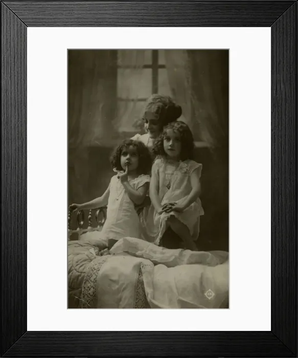Framed Print : Mother and two little girls at bedtime Framed Print : Mother and two little girls at bedtime
