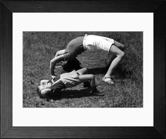 Framed Print : CHILDREN BEING CRABS Framed Print : CHILDREN BEING CRABS