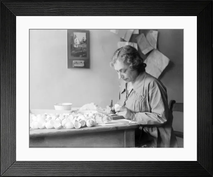 Framed Print : Hand Painting Pottery Framed Print : Hand Painting Pottery