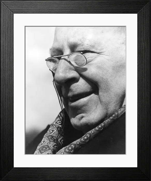 Framed Print : AN OLD MAN Framed Print : AN OLD MAN